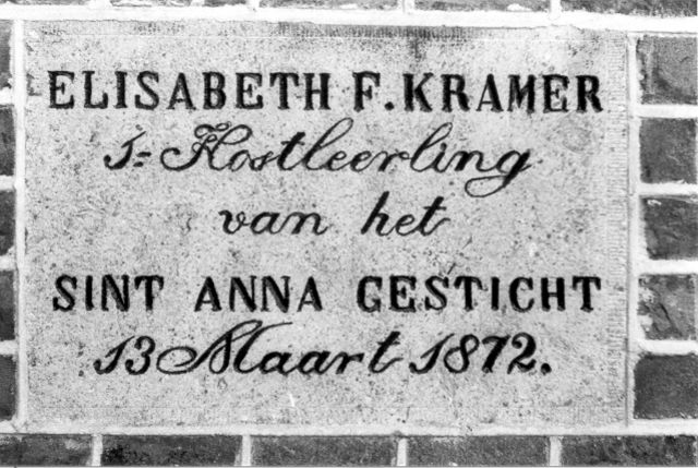 Gevelsteen/opschrift Sint Annahof 1, Harlingen
